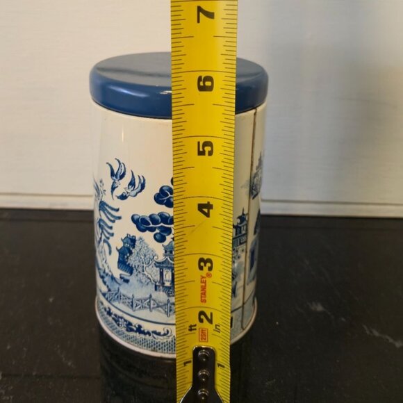Blue Willow Tin Canister with Lid Blue & White Chinoiserie Kitchen Storage, Vint - Picture 13 of 13